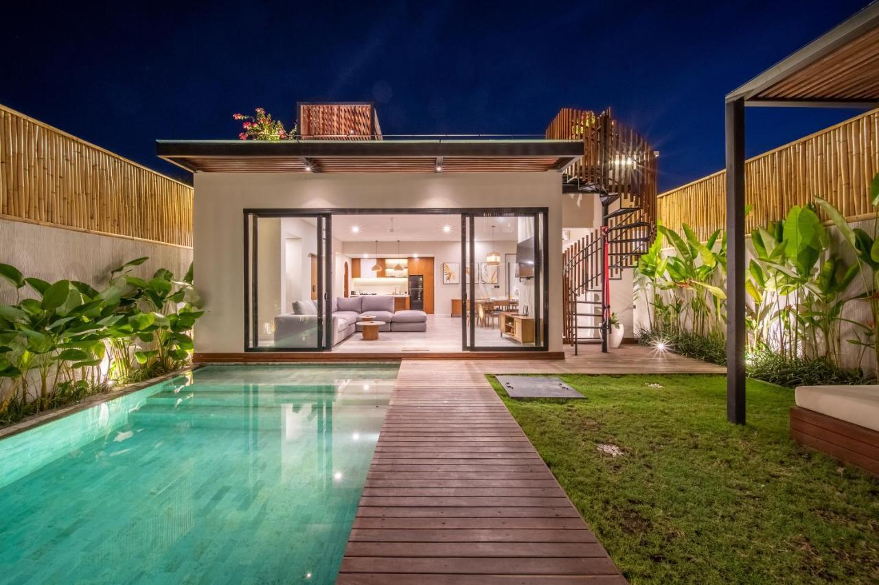New 4 Bedroom 5 Min Walk To Berawa Beach Enclosed Livng Canggu  Luaran gambar